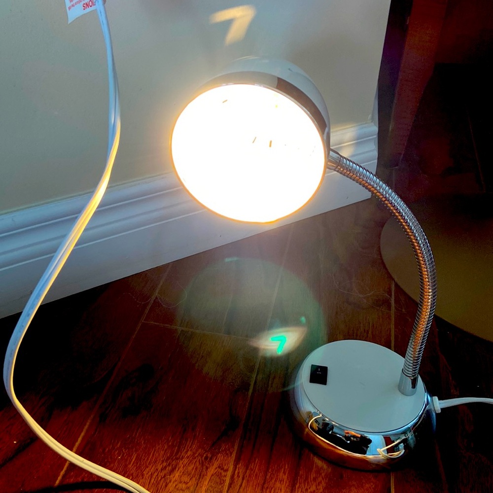 Gently use desk lamp